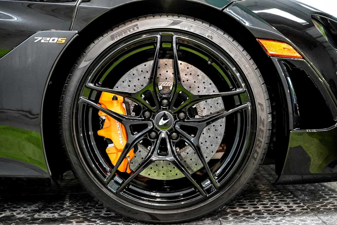 McLaren wheel detail